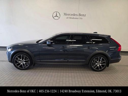 2018 Volvo V90 Cross Country T6
