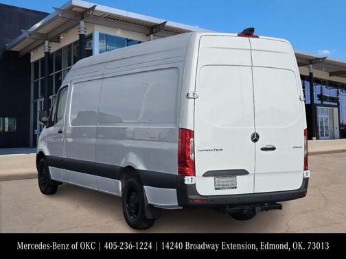 Arctic White 2025 Mercedes-Benz Sprinter 2500 170 WB