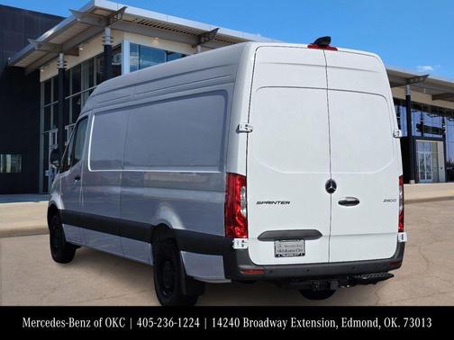 Arctic White 2025 Mercedes-Benz Sprinter 2500 170 WB