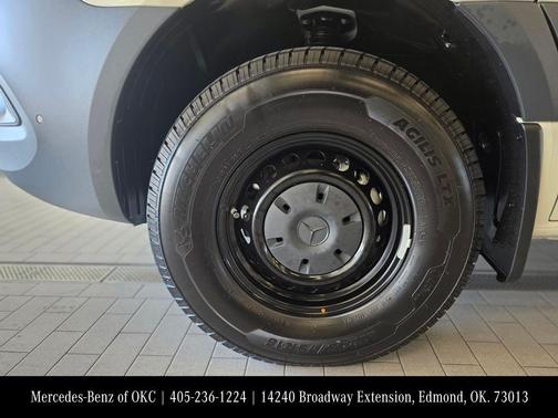 2025 Mercedes-Benz Sprinter 2500 144 WB Standard Roof Passenger