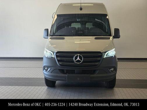 2025 Mercedes-Benz Sprinter 2500 144 WB Standard Roof Passenger
