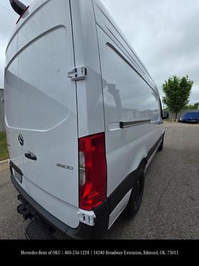 Arctic White 2026 Mercedes-Benz Sprinter 2500 144 WB