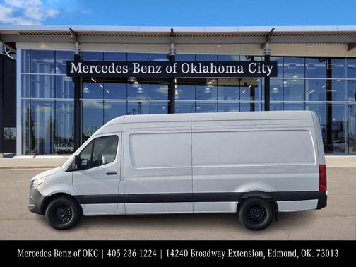 Arctic White 2025 Mercedes-Benz Sprinter 2500 170 WB