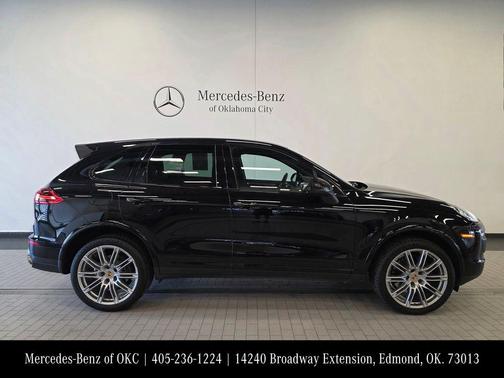 2017 Porsche Cayenne Platinum Edition