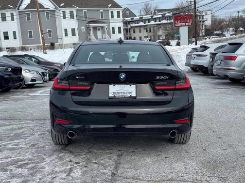 2019 BMW 330 i xDrive