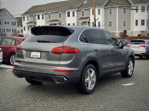 2016 Porsche Cayenne Base