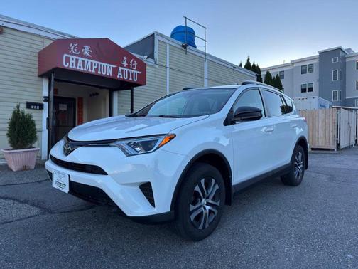 2017 Toyota RAV4 LE