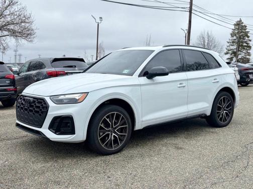 Glacier White Metallic 2023 Audi SQ5 3.0T Premium