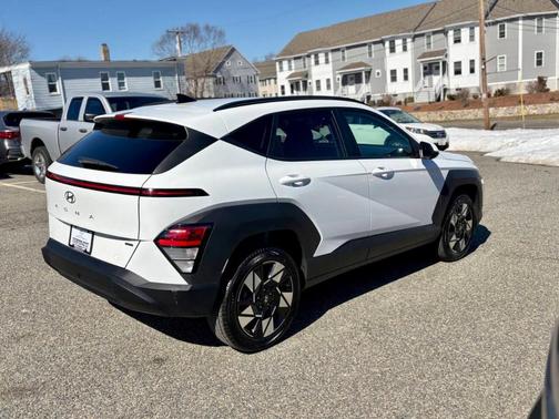 2024 Hyundai KONA SEL