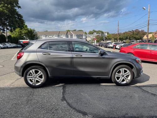 2018 Mercedes-Benz GLA 250 Base 4MATIC