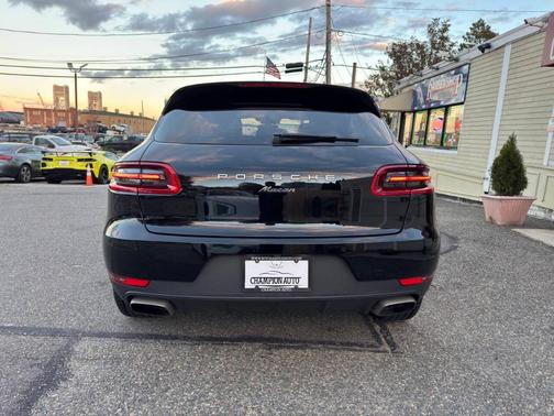 2018 Porsche Macan Base