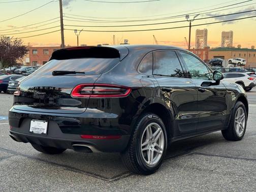 2018 Porsche Macan Base