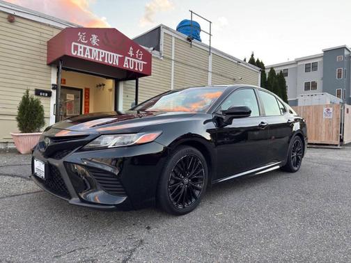 2020 Toyota Camry SE