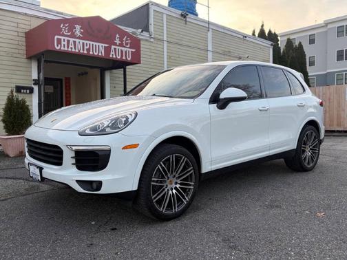 2017 Porsche Cayenne Platinum Edition