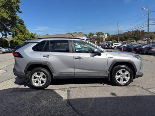 2020 Toyota RAV4 Hybrid LE