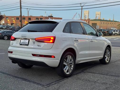 2017 Audi Q3 2.0T Premium