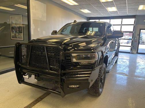 2019 RAM 2500 Laramie Crew Cab 4x4 6'4' Box