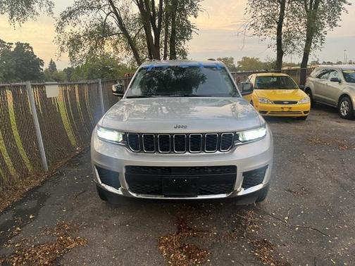 2023 Jeep Grand Cherokee L Laredo