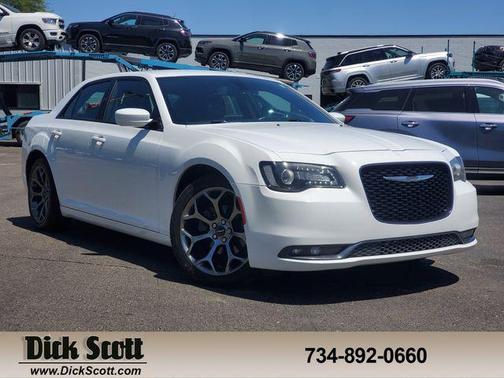 Bright White Clearcoat 2018 Chrysler 300 S