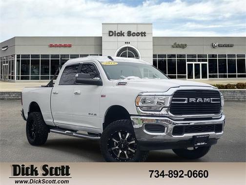 2019 RAM 2500 Big Horn Crew Cab 4x4 6'4' Box