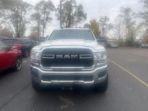 2019 RAM 2500 Big Horn Crew Cab 4x4 6'4' Box