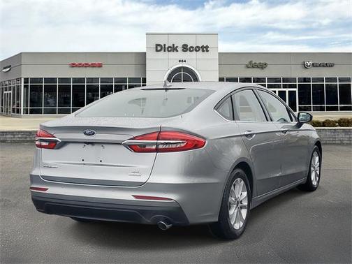2020 Ford Fusion SE