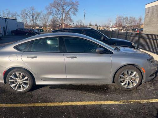 2016 Chrysler 200 S