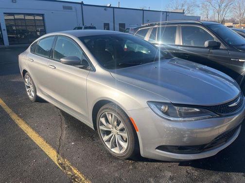 2016 Chrysler 200 S