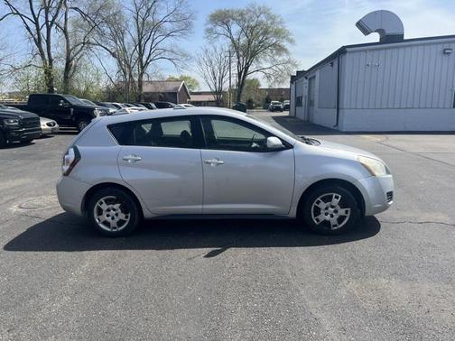 2009 Pontiac Vibe Base