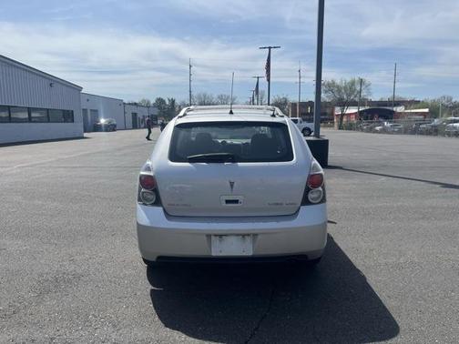 2009 Pontiac Vibe Base