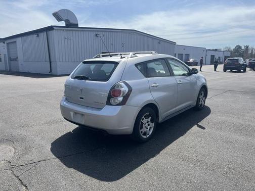 2009 Pontiac Vibe Base