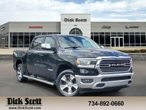 Diamond Black Crystal Pearlcoat 2024 RAM 1500 Laramie
