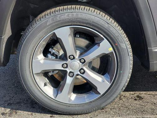Baltic Gray Metallic Clearcoat 2026 Jeep Grand Cherokee L Limited