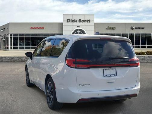 2026 Chrysler Pacifica L