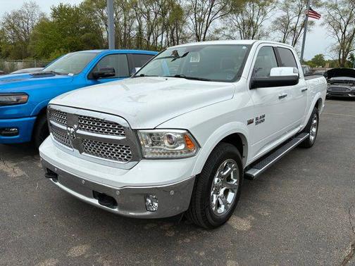 Bright White Clearcoat 2016 RAM 1500 Laramie