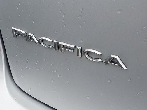 Silver Mist Clearcoat 2024 Chrysler Pacifica Touring L