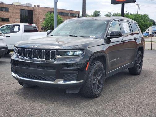 Diamond Black Crystal Pearlcoat 2021 Jeep Grand Cherokee L Laredo