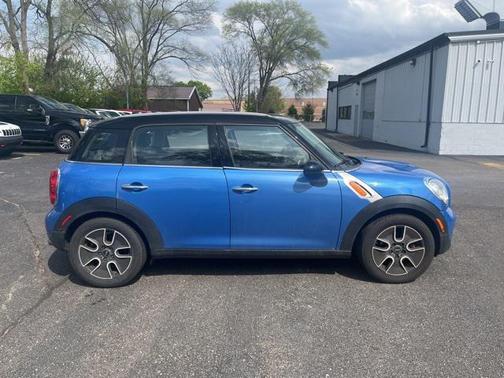 2012 MINI Cooper Countryman Base