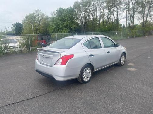 2017 Nissan Versa 1.6 S+