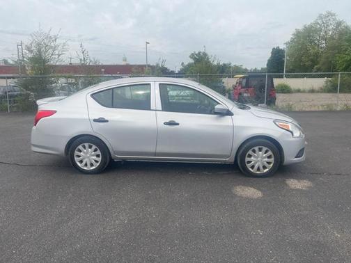 2017 Nissan Versa 1.6 S+