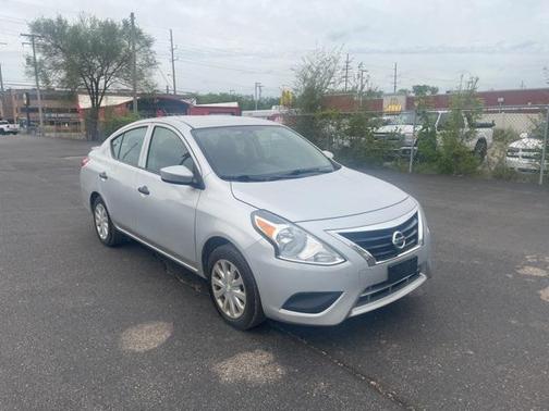 2017 Nissan Versa 1.6 S+