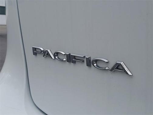 2020 Chrysler Pacifica Touring-L Plus