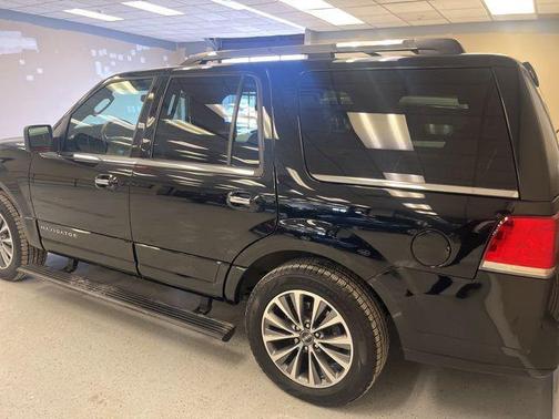 2016 Lincoln Navigator Select