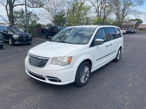 2013 Chrysler Town & Country Touring-L