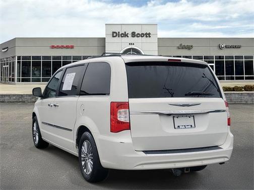 2013 Chrysler Town & Country Touring-L
