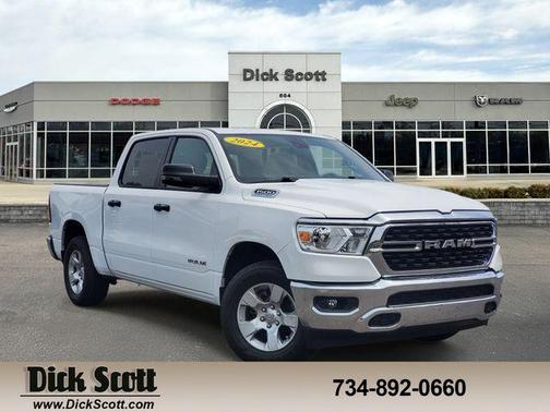 Bright White Clearcoat 2024 RAM 1500 Big Horn/Lone Star