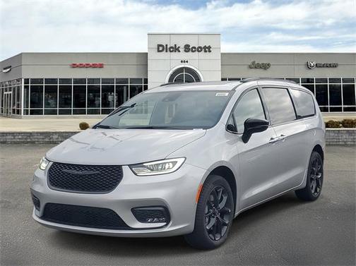 2026 Chrysler Pacifica L