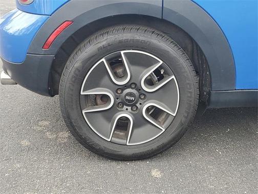 2012 MINI Cooper Countryman Base