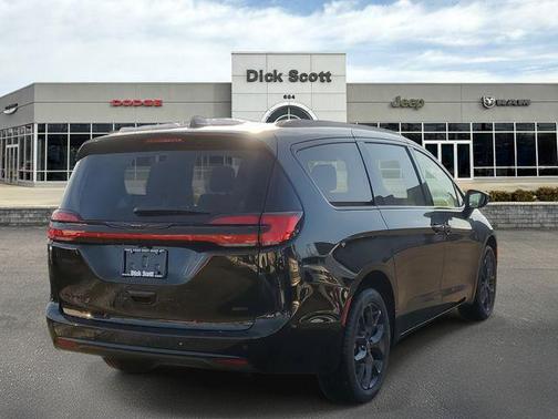 2026 Chrysler Pacifica L