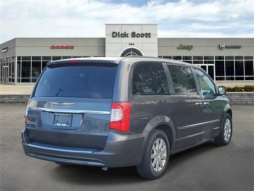 2015 Chrysler Town & Country Touring